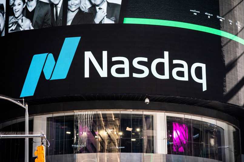 NASDAQ là một sàn giao dịch chứng khoán phi tập trung có giá trị vốn hóa thị trường lớn xếp thứ 3 toàn cầu