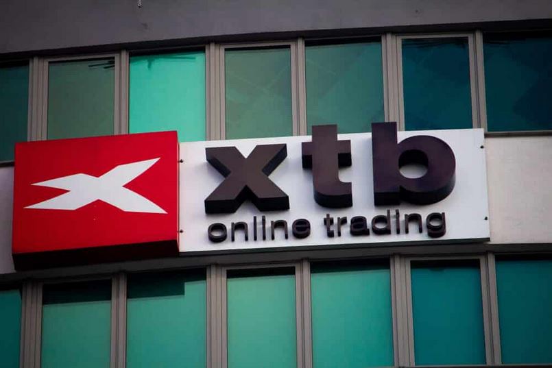 XTB là 1 nhà môi giới trực online kết hợp giữa CFD và ngoại hối